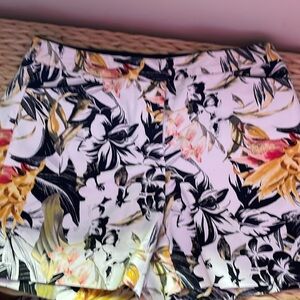 WHBM 5” Shorts Size 4